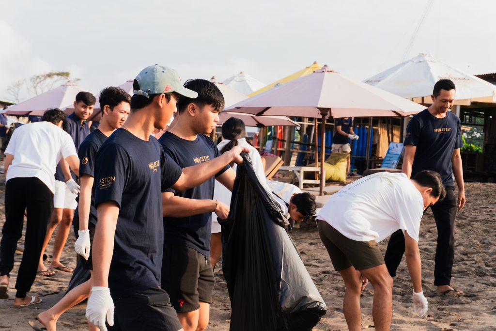 Kegiatan Beach Cleaning Terbaru