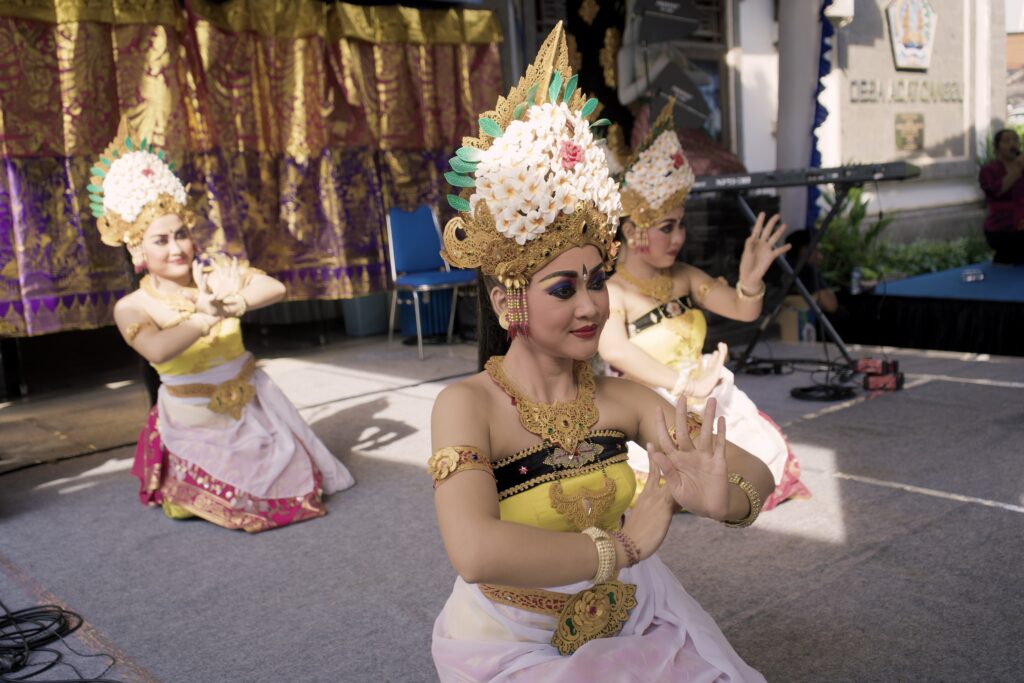 tari pembukaan perayaan HUT Bersama